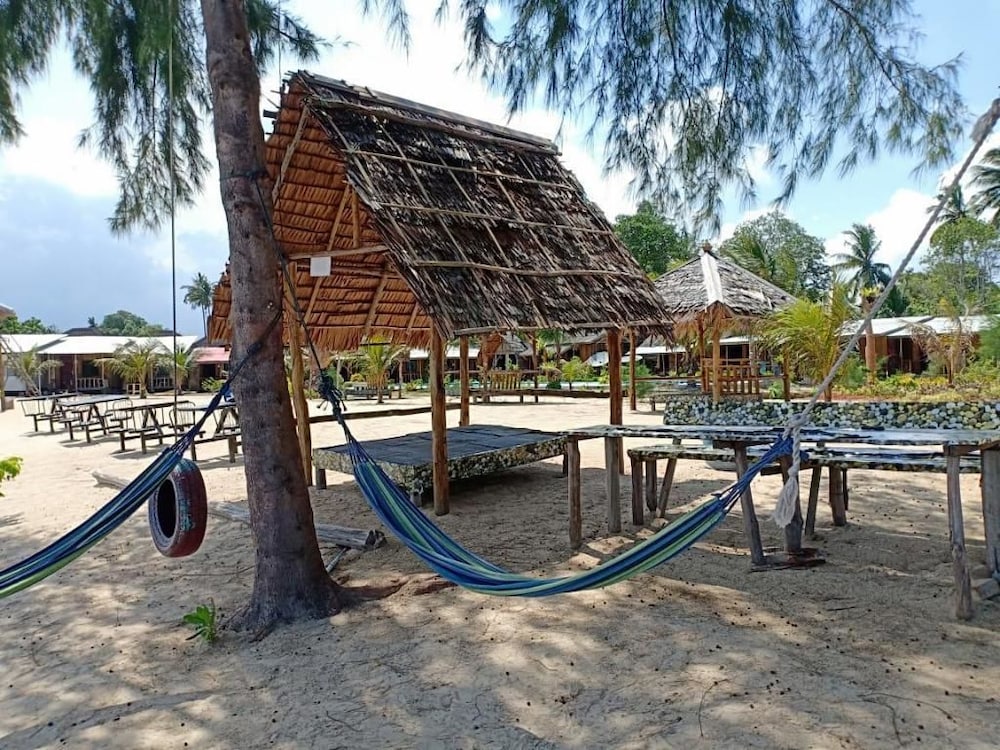 Hello Bintan Beach Cottages 31/49