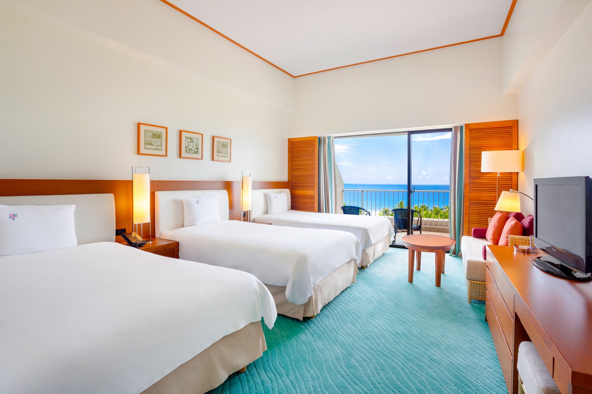ROOM, TRIPLE, OCEAN FRONT