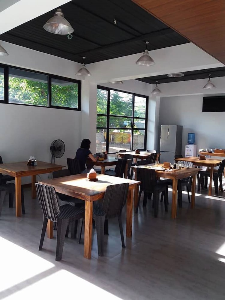Acacia Garden Inn 52/66