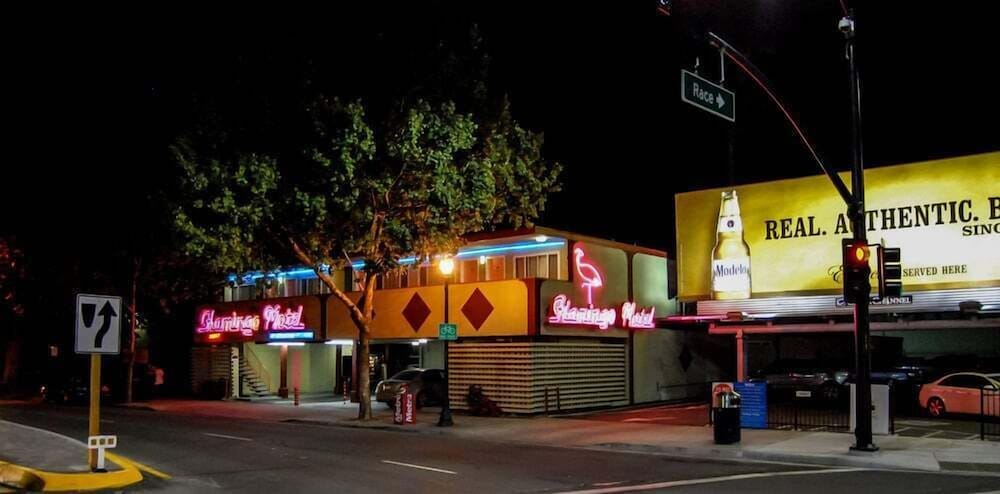 The Flamingo Motel 8/38