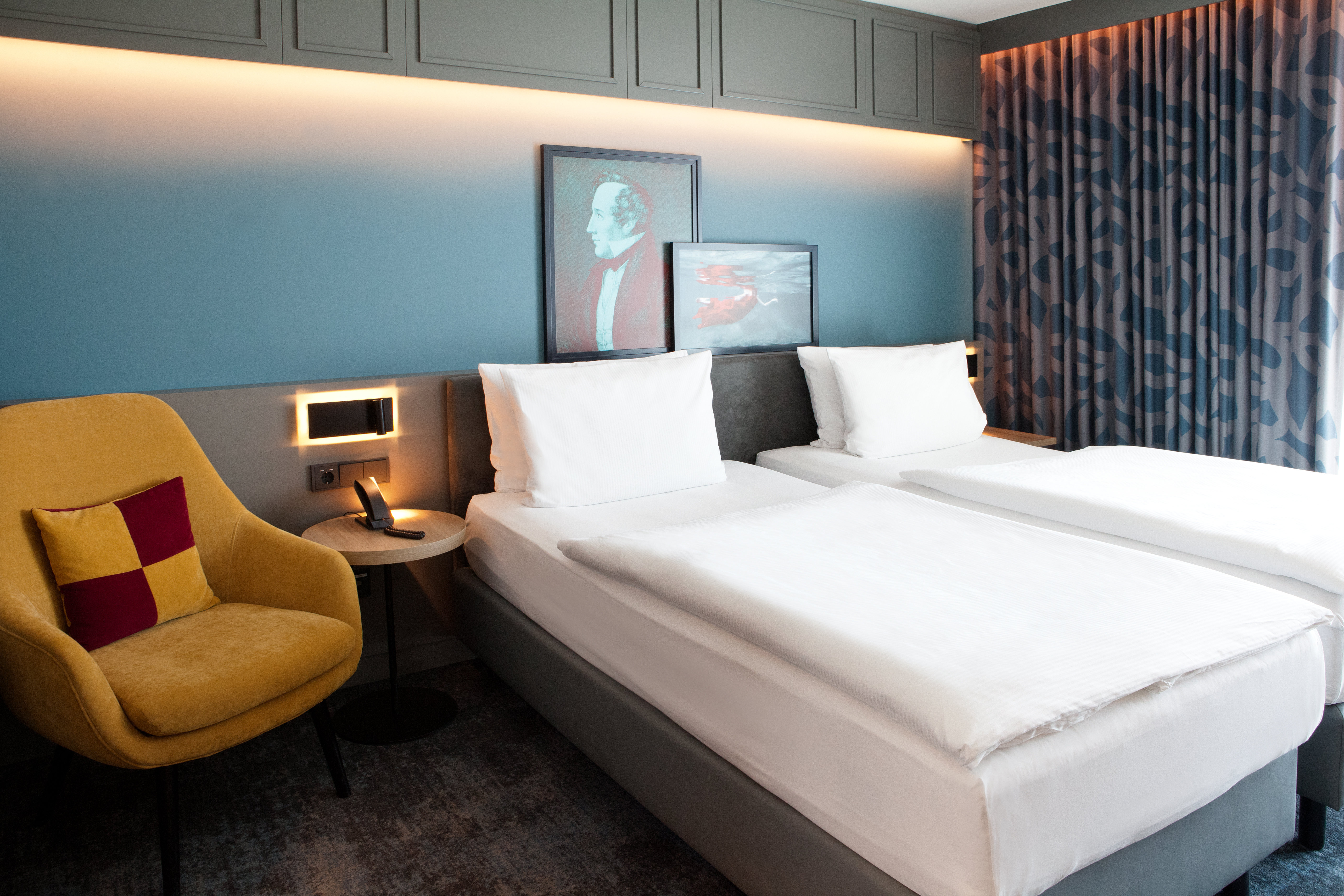 HOLIDAY INN HAMBURG - HAFENCITY 23/75