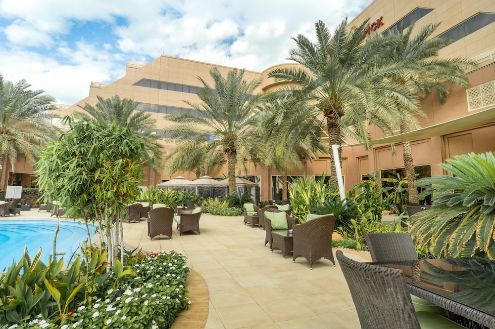 MOVENPICK HOTEL BAHRAIN 69/72