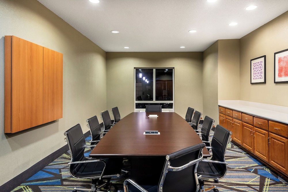 Holiday Inn Express Hotel & Suites Daphne 65/74