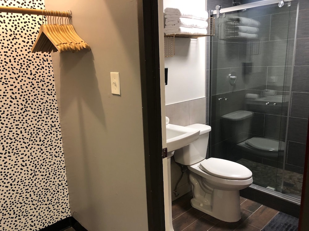 Chicago Getaway Hostel 44/50