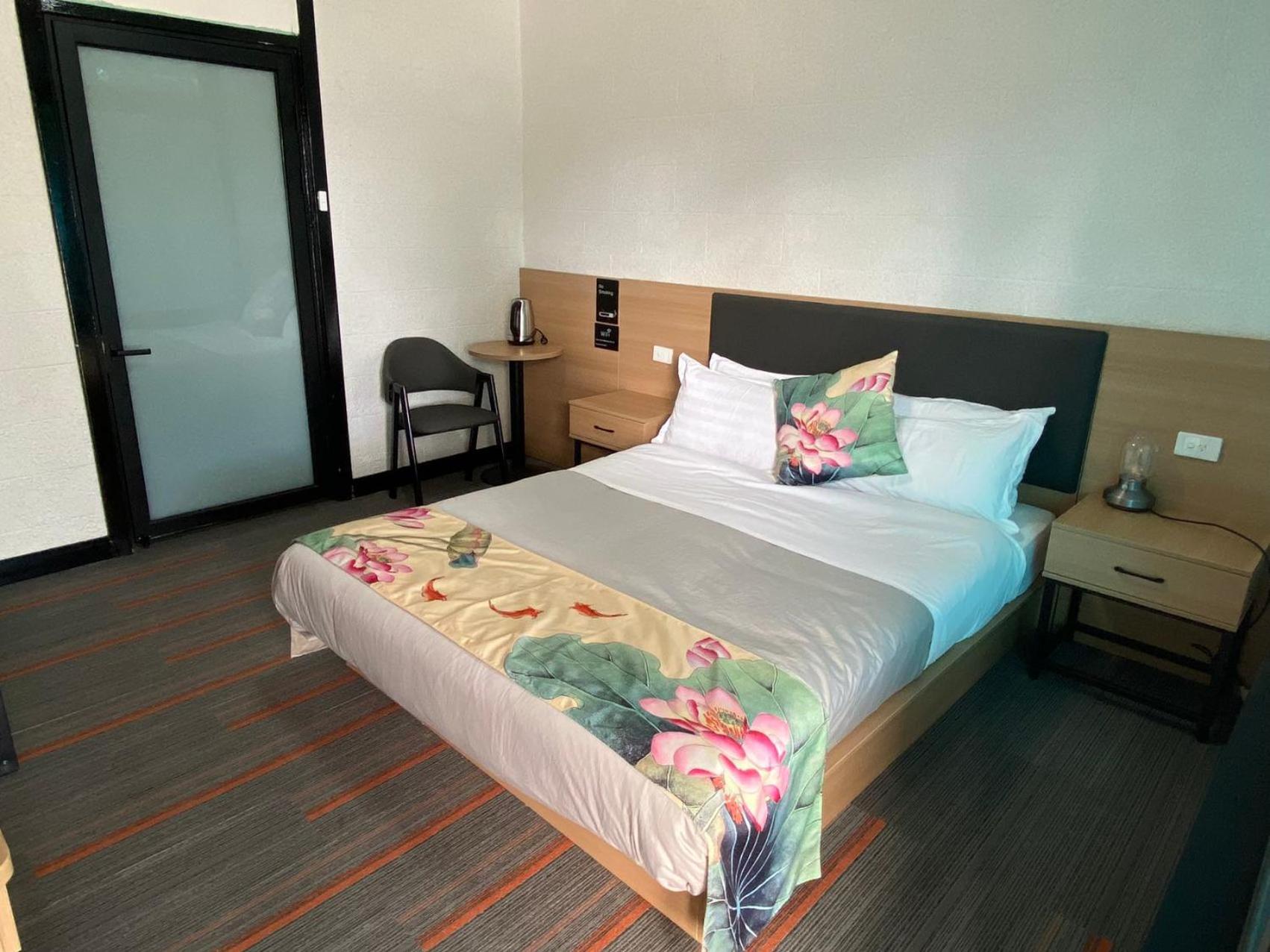 Jasper Motor Inn 14/50