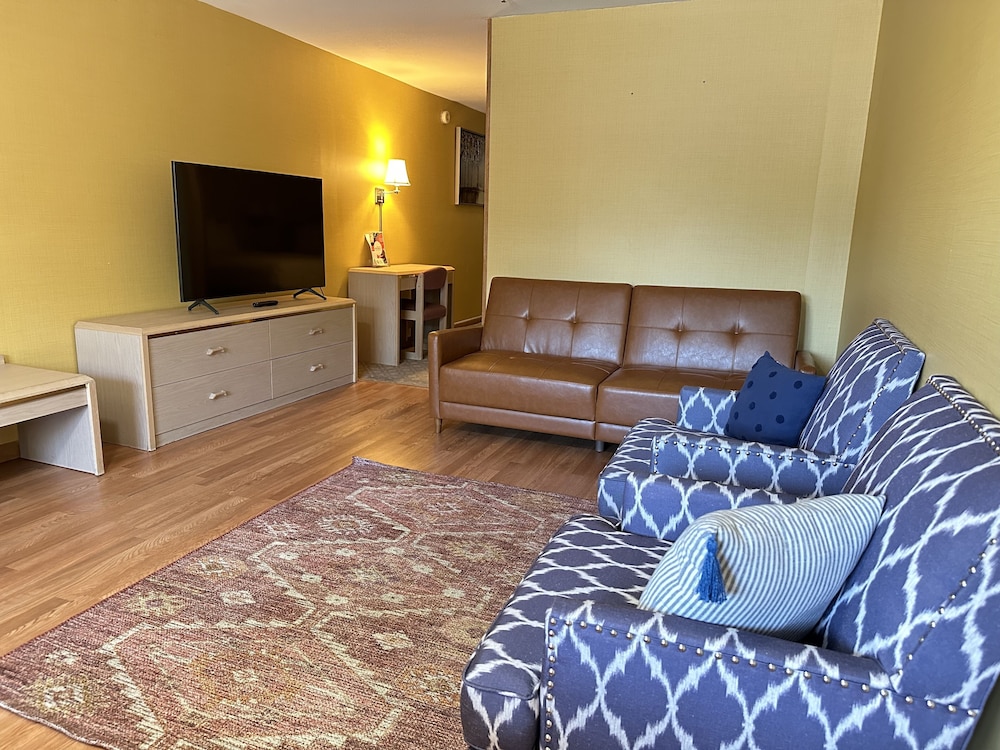 Timberland Inn & Suites 47/63