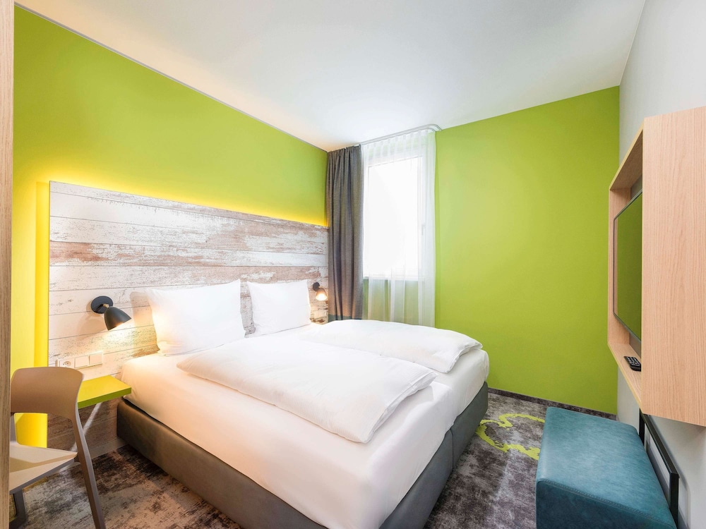 Ibis Styles Stuttgart Vaihingen 12/68