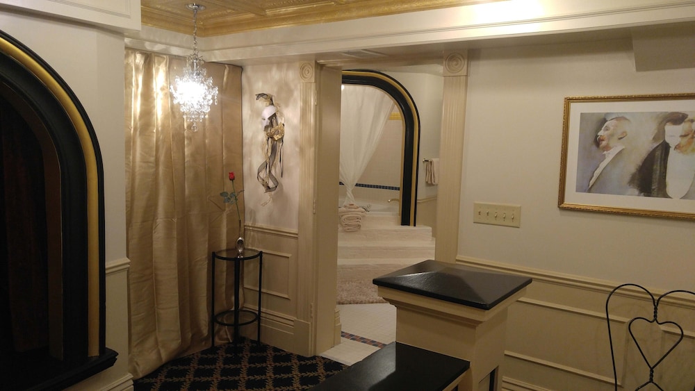 Anniversary Inn - South Temple 4/50