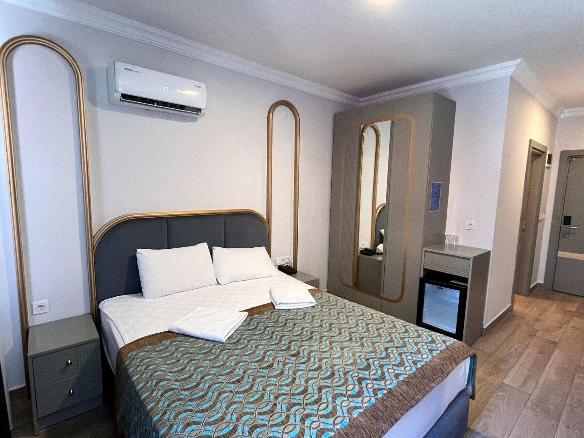 Standard, Double or Twin Bed