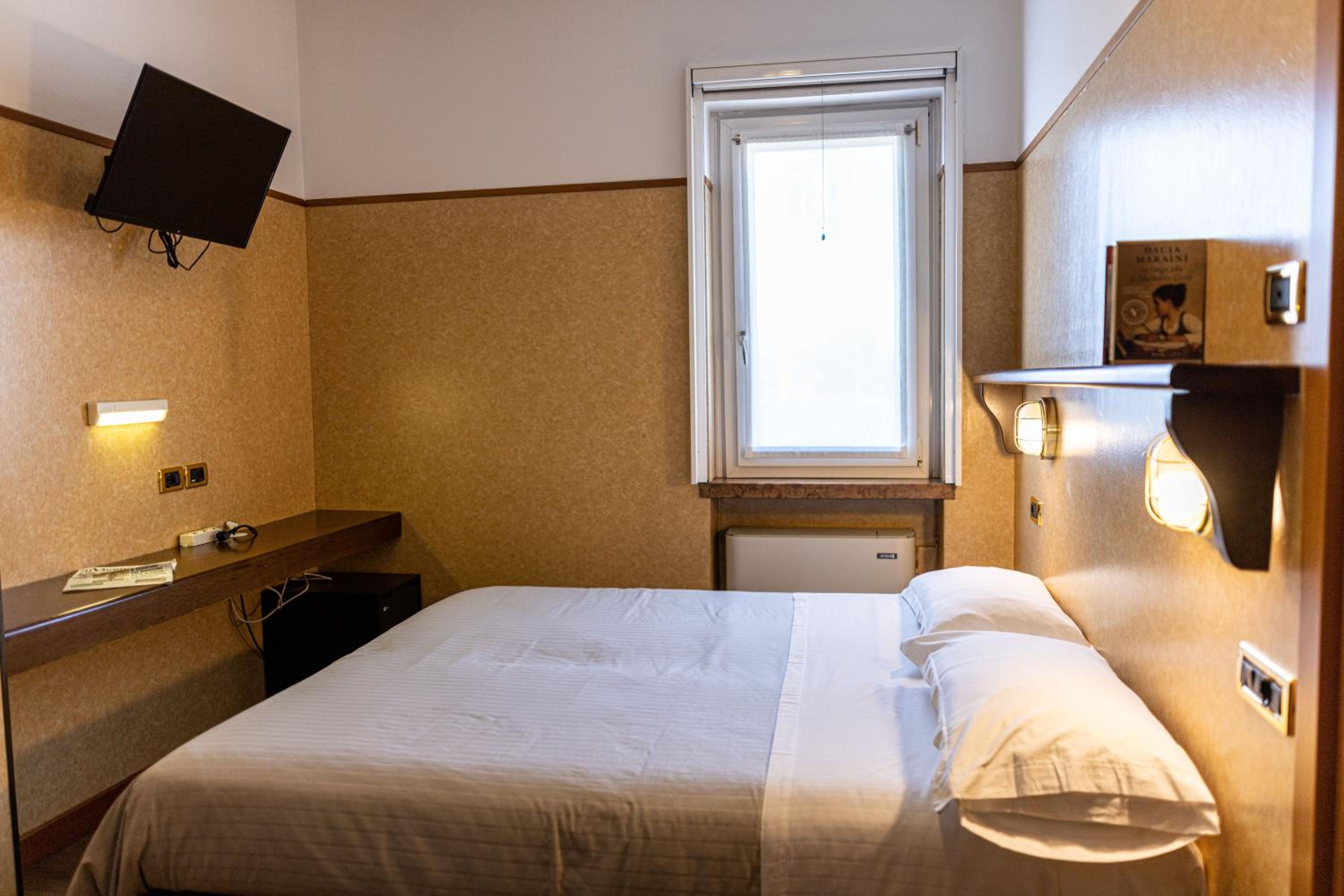 Hotel Mary 15/50