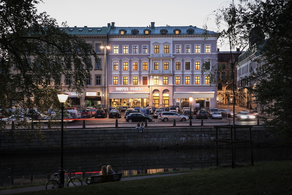 Hotel Flora 3/50