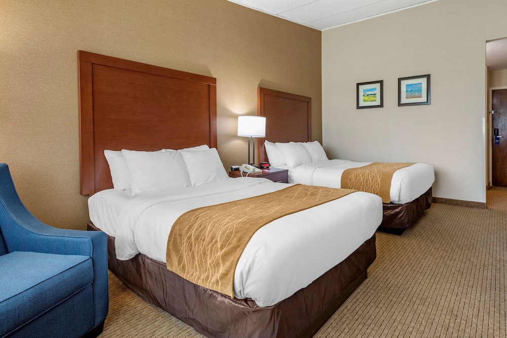 Comfort Inn Lancaster County North-PA Tpke 5/19