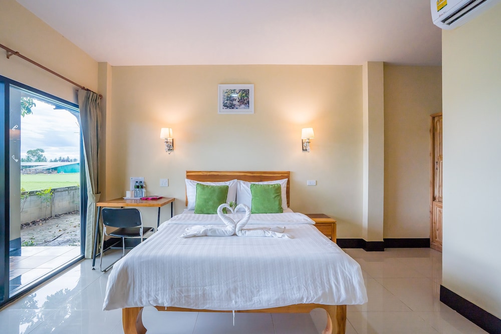 DELUXE, DOUBLE BED
