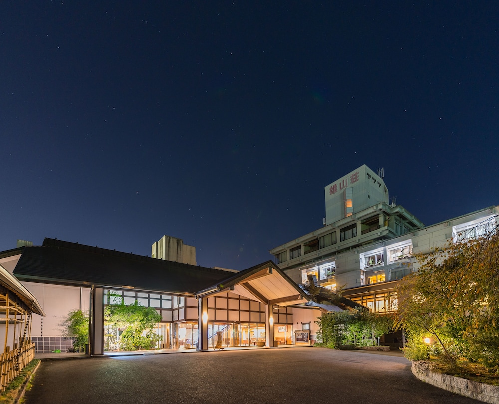 Satoyu Mukashibanashi Yuzanso Ryokan in OTSU