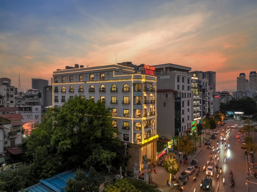 Reyna Luxury Hotel 4/50