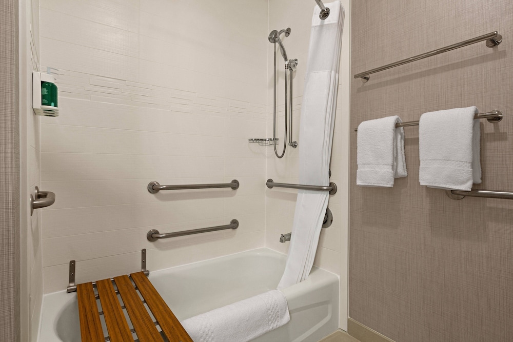 Residence Inn Salem 12/41