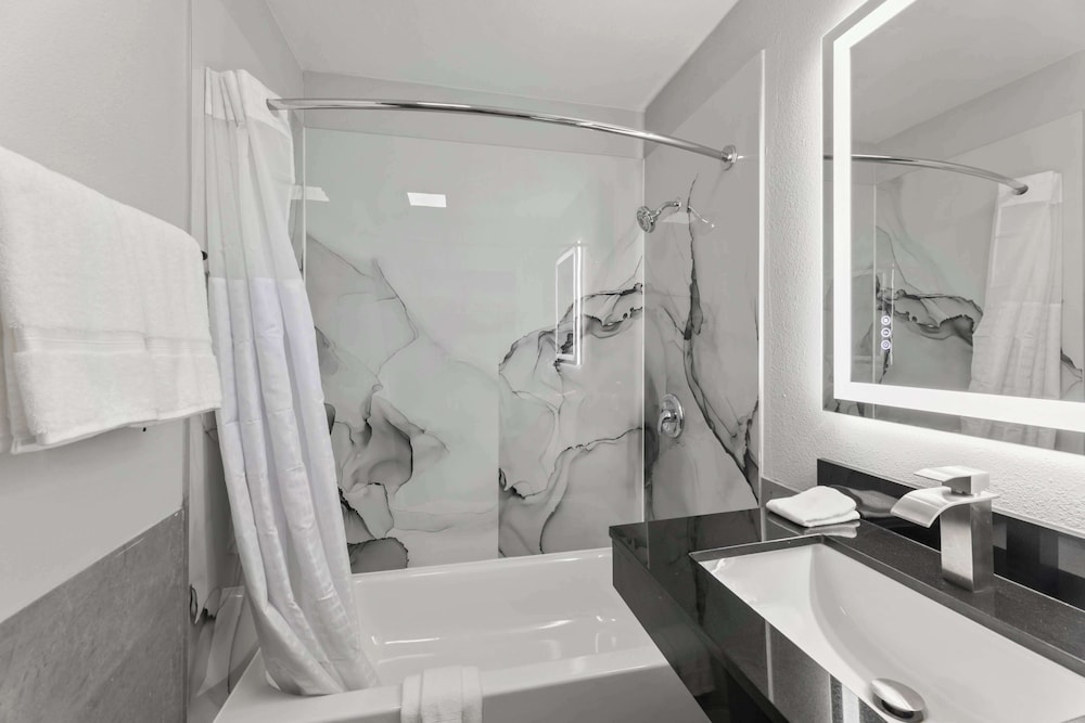 GuestHouse Extended Stay Laredo 36/42