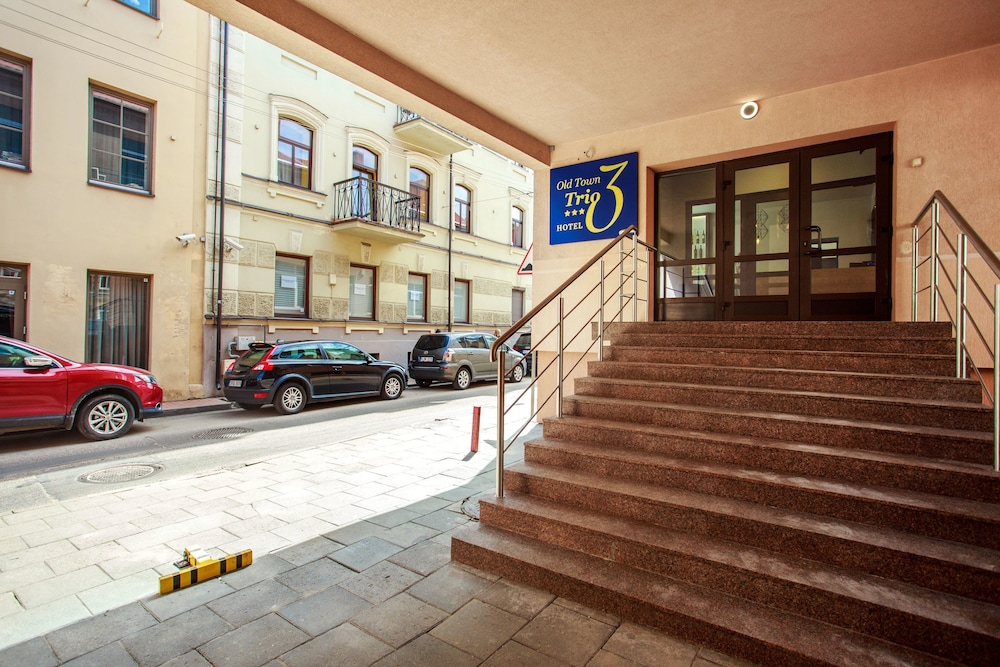 Old Town Trio Hotel 43/54