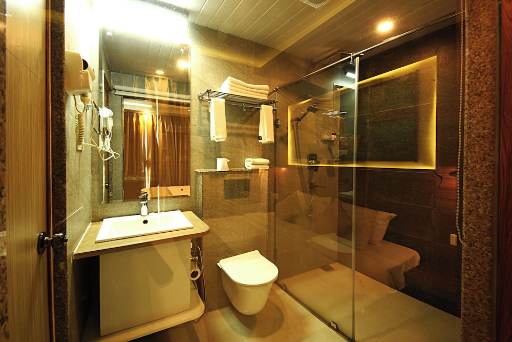 Woodapple Hotel and Spa 47/50