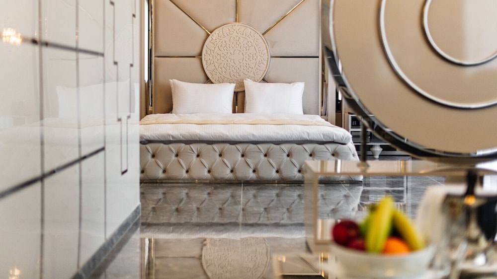 Royal Palace Hotel 26/50