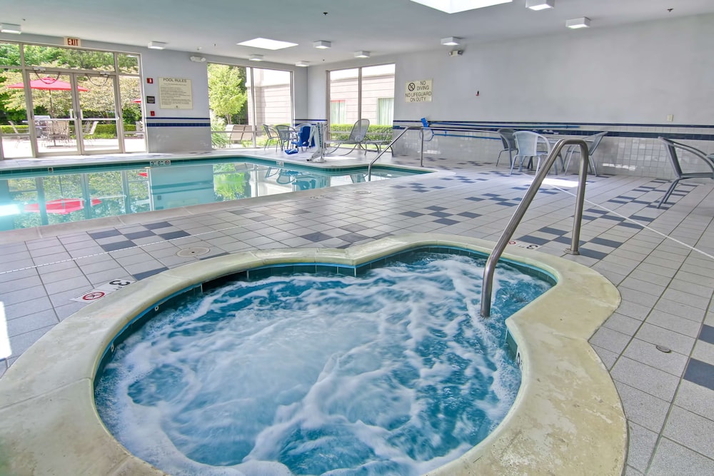 Hampton Inn Suites Leesburg 11/60