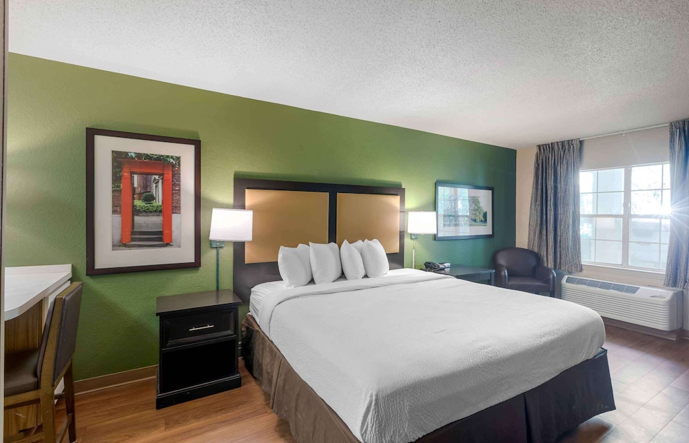 DELUXE, STUDIO, KING BED, SOFA