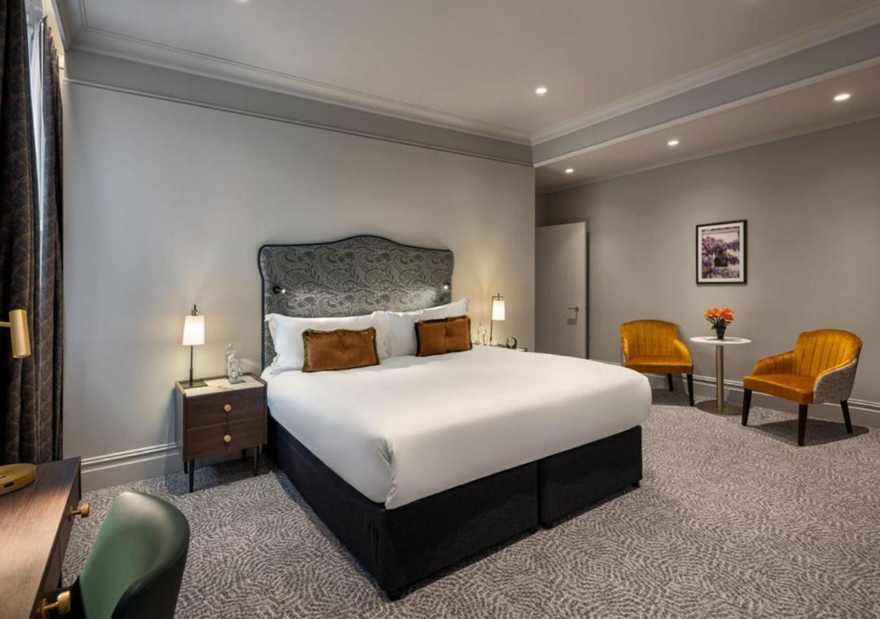Master, Classic, Suite, King Bed