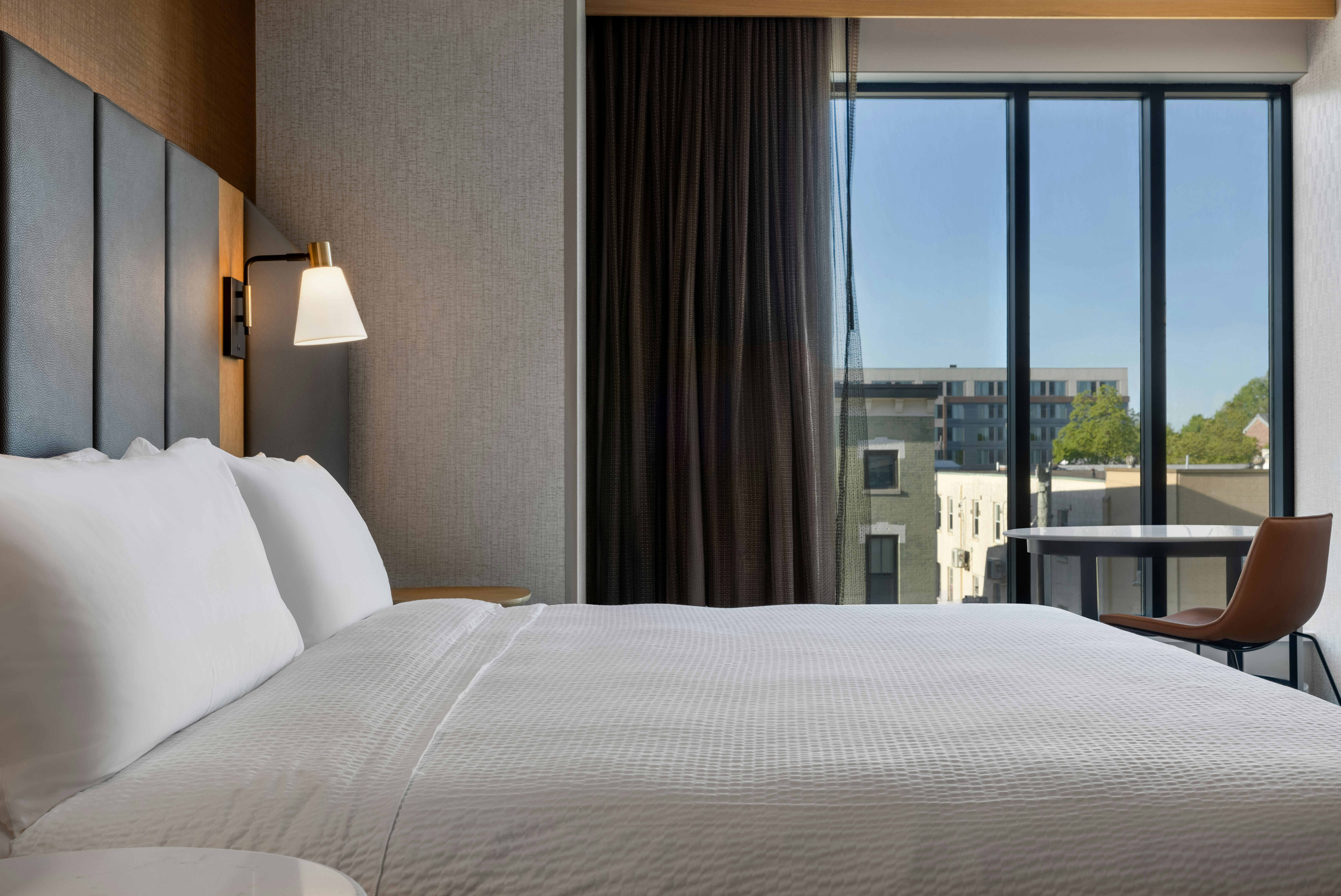 Room, King Bed, Peloton، Tempo by Hilton Louisville Downtown NuLu 3/6