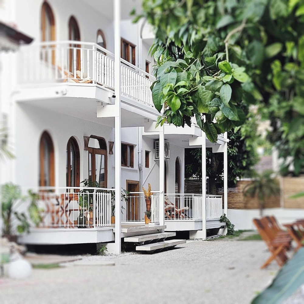 Nephos Hotel 2/50
