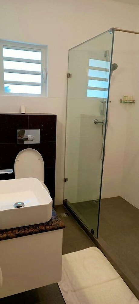 Le Relax Beach Resort 58/60
