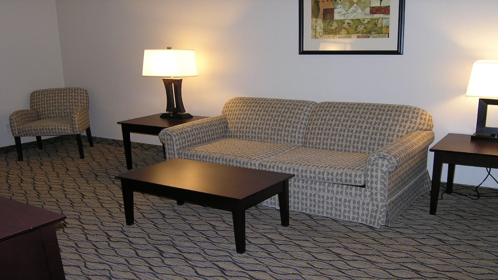 Holiday Inn Express Suites Belle Vernon 29/39