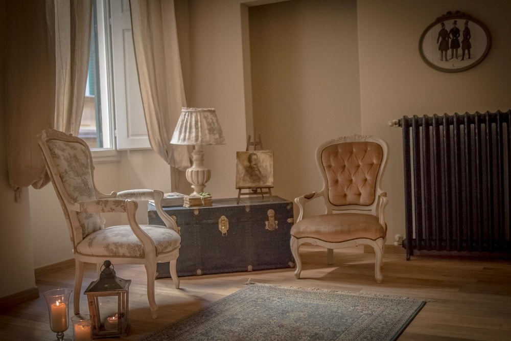 Breathtaking 4BD Apt 5min Walk to Duomo 11/33
