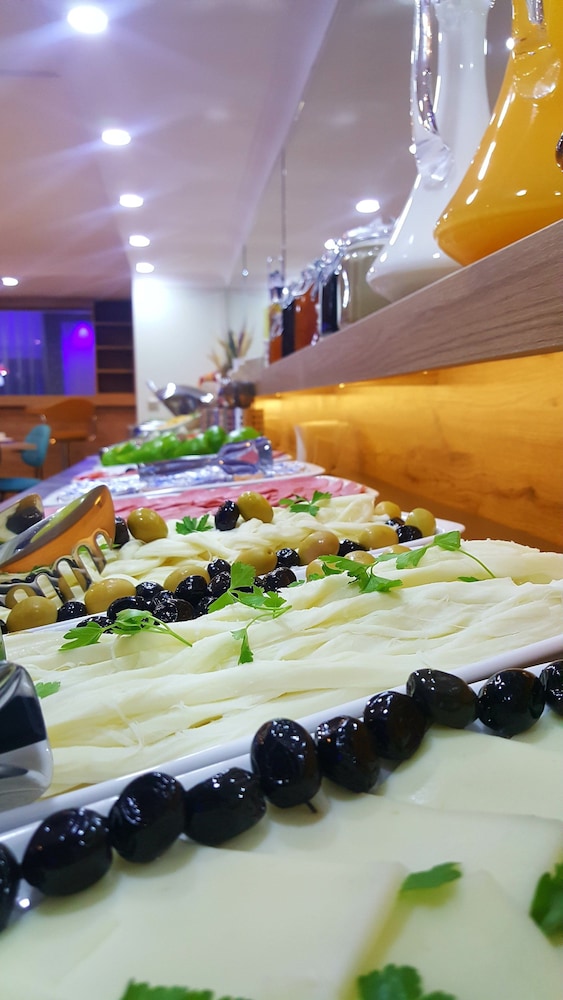 Marina Hotel 24/24
