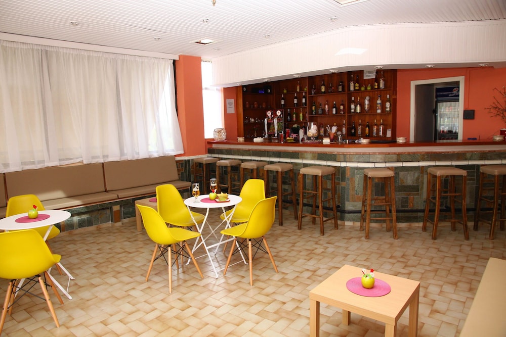 Triton Garden Hotel 33/49
