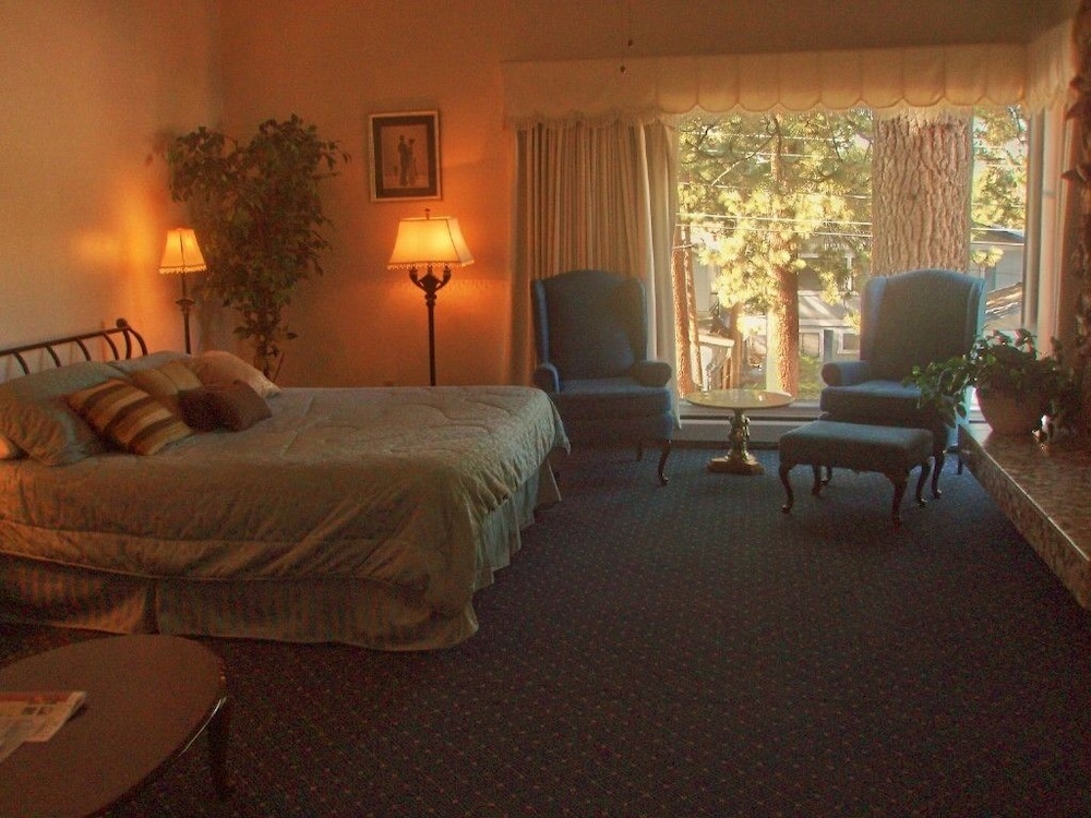 Lake Tahoe Ambassador Lodge 34/57