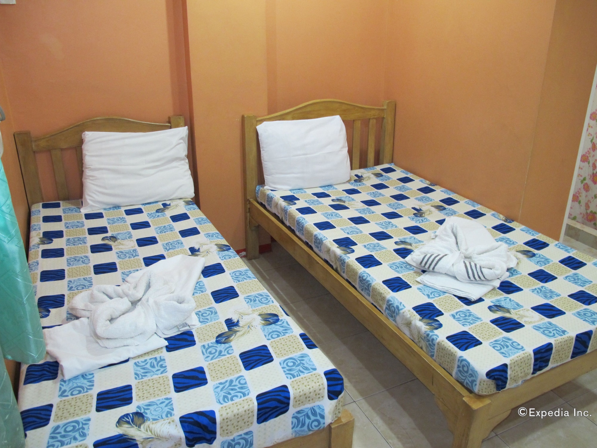 DELUXE, TWIN BEDS