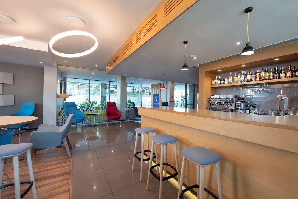 HOLIDAY INN EXPRESS LISBON AIRPORT 72/78