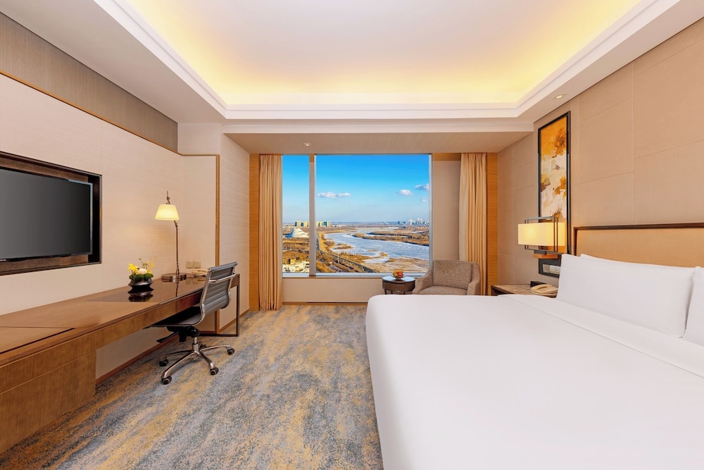 Horizon, Deluxe, King Bed, River View