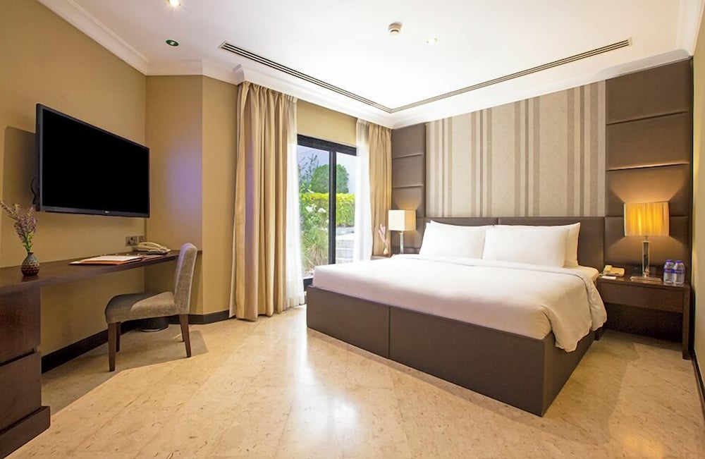 DELUXE, SUITE