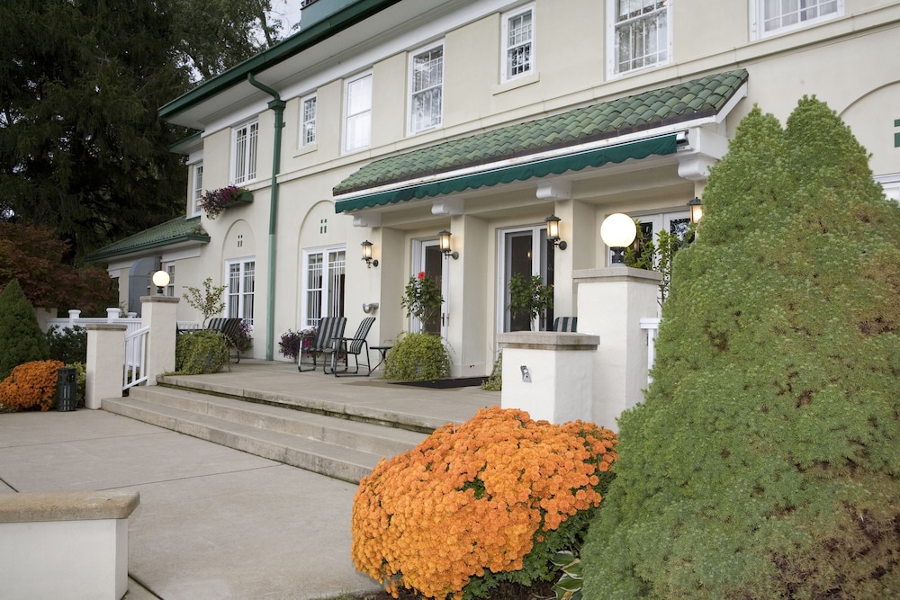 The Belvedere Inn & Restaurant 71/73
