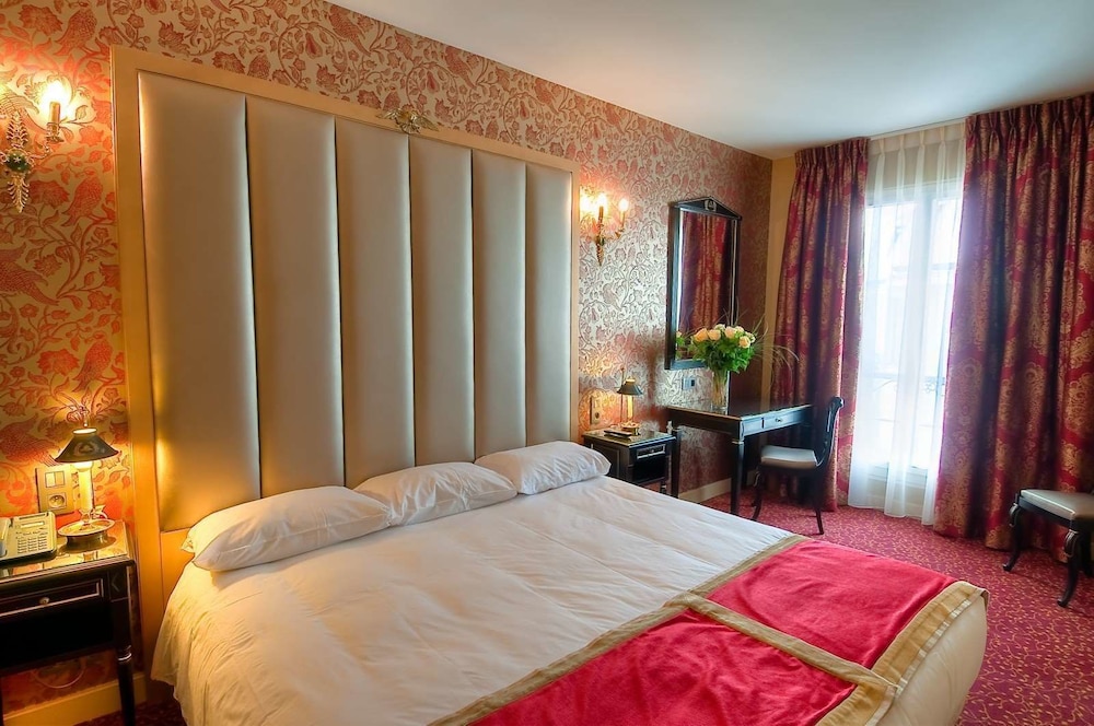 DELUXE, DOUBLE BED