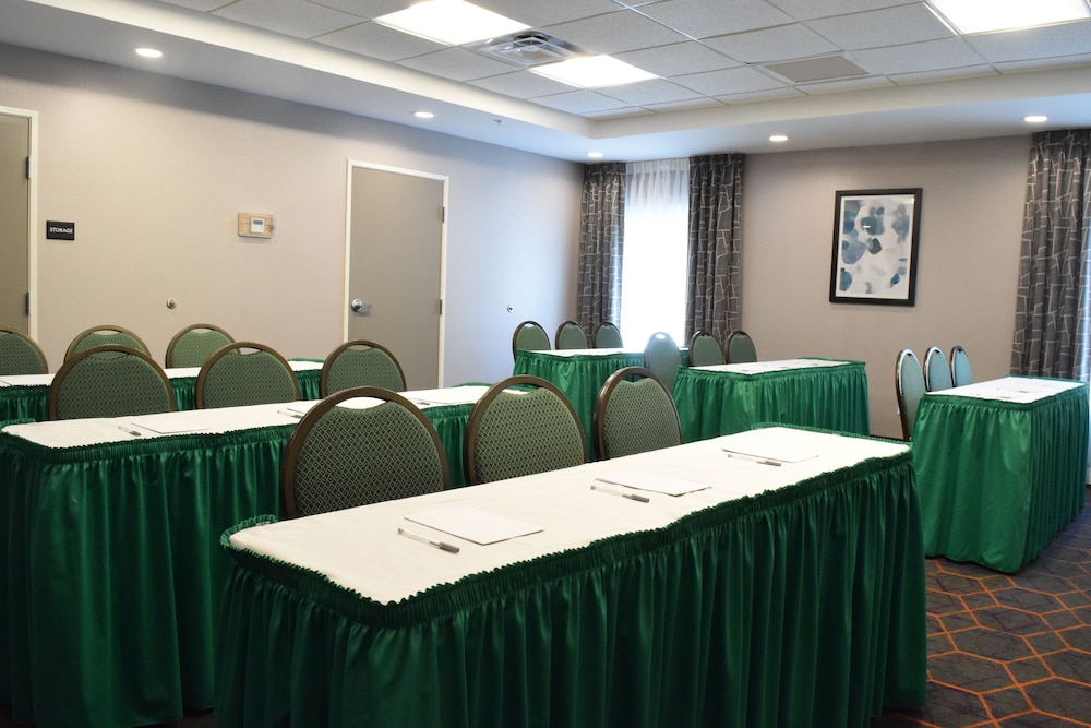 Hampton Inn Buffalo-Hamburg 22/25