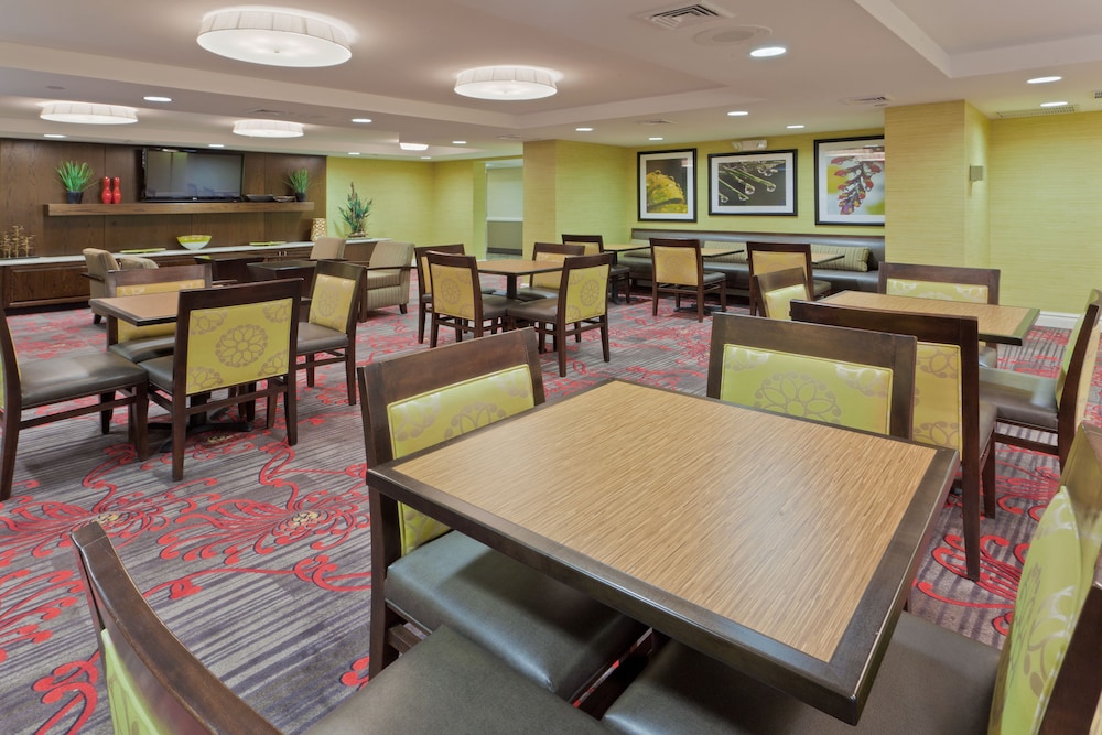 Holiday Inn Express Neptune 62/80
