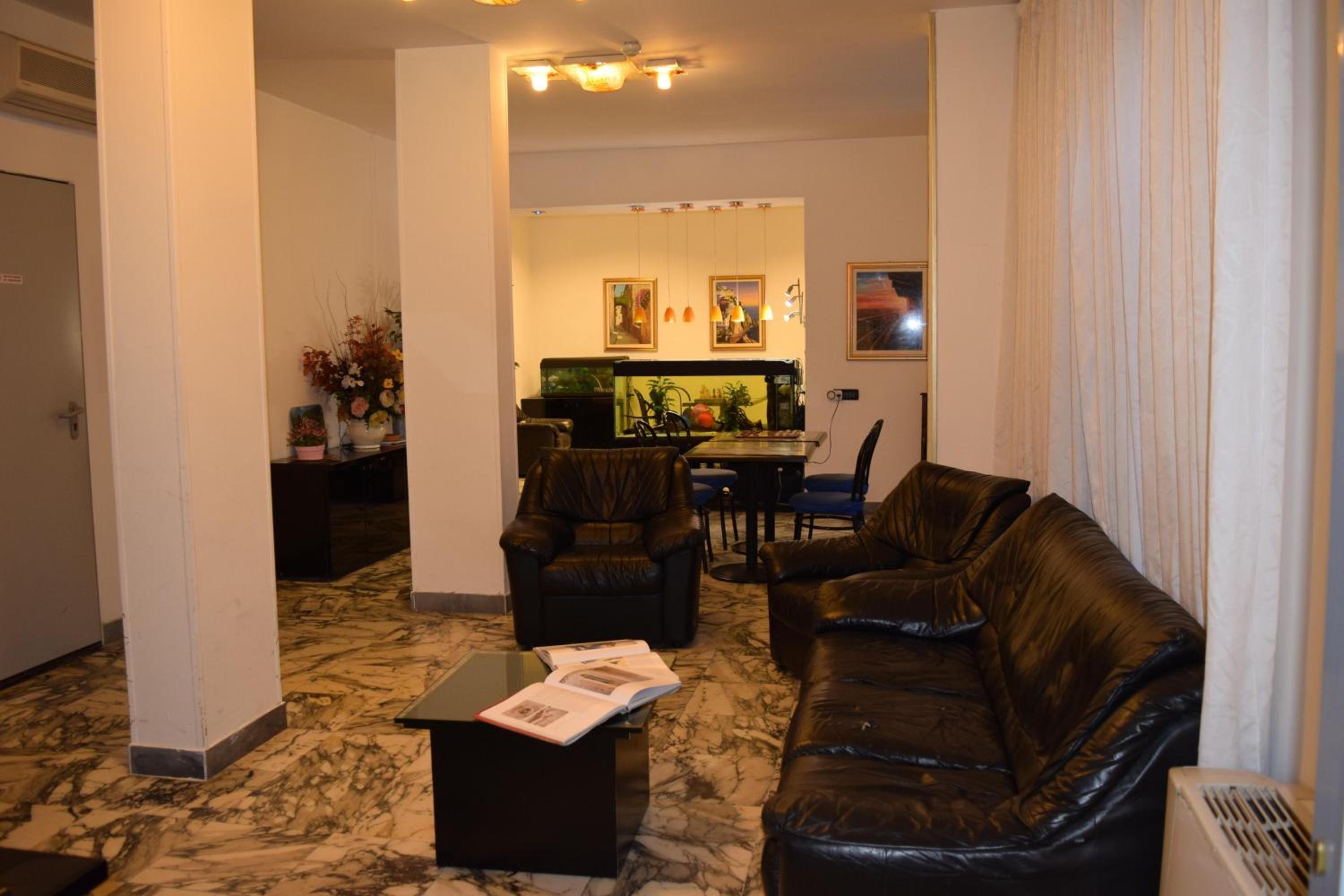 Hotel Mary 26/39