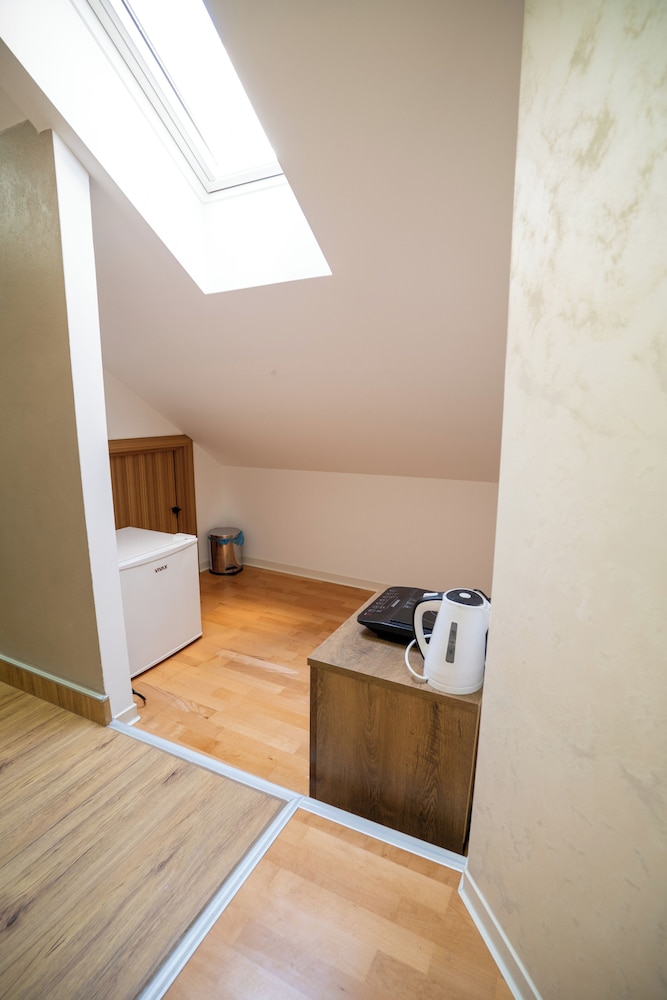 Privilege Suites By Central Park 10/69
