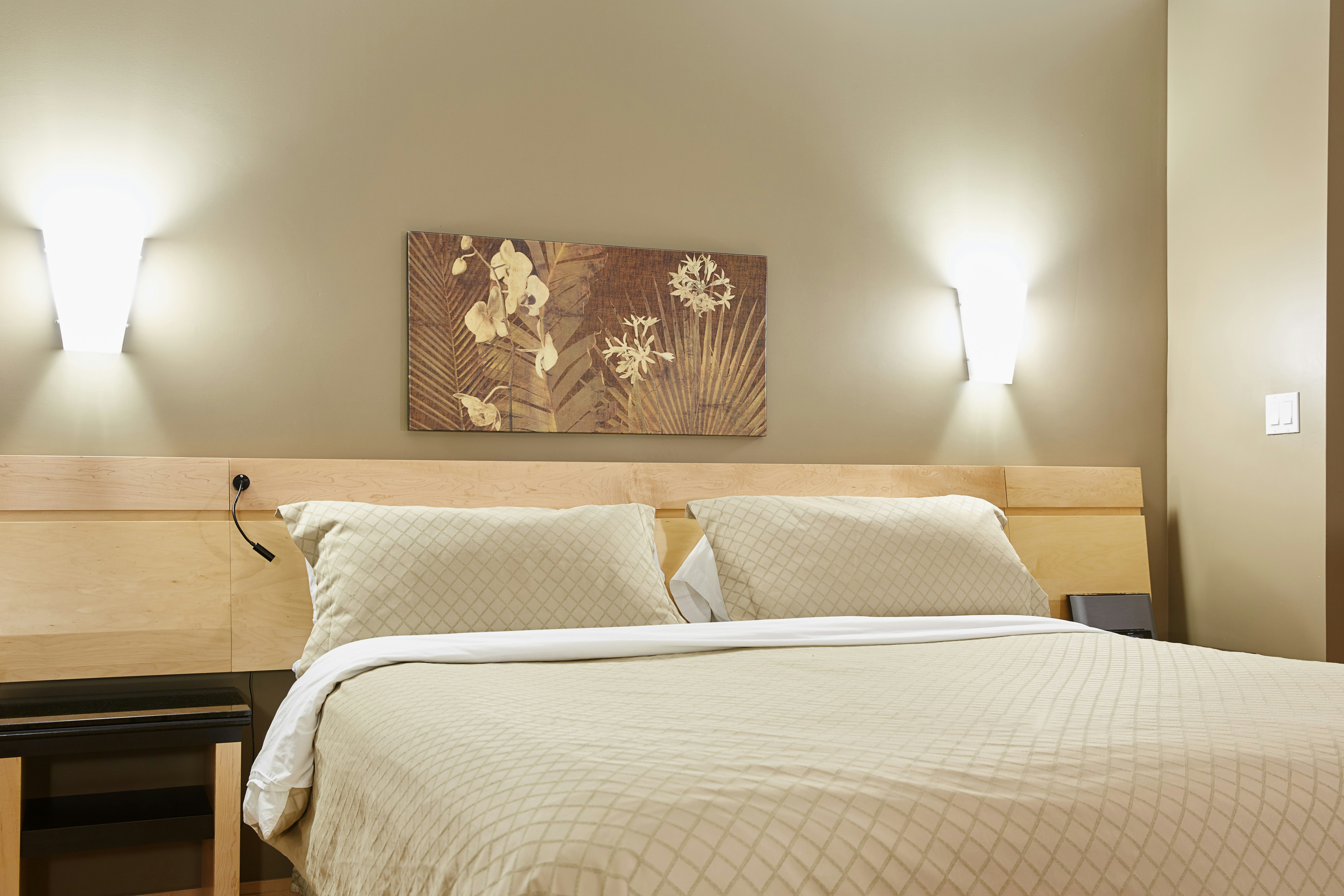 STANDARD, KING BED