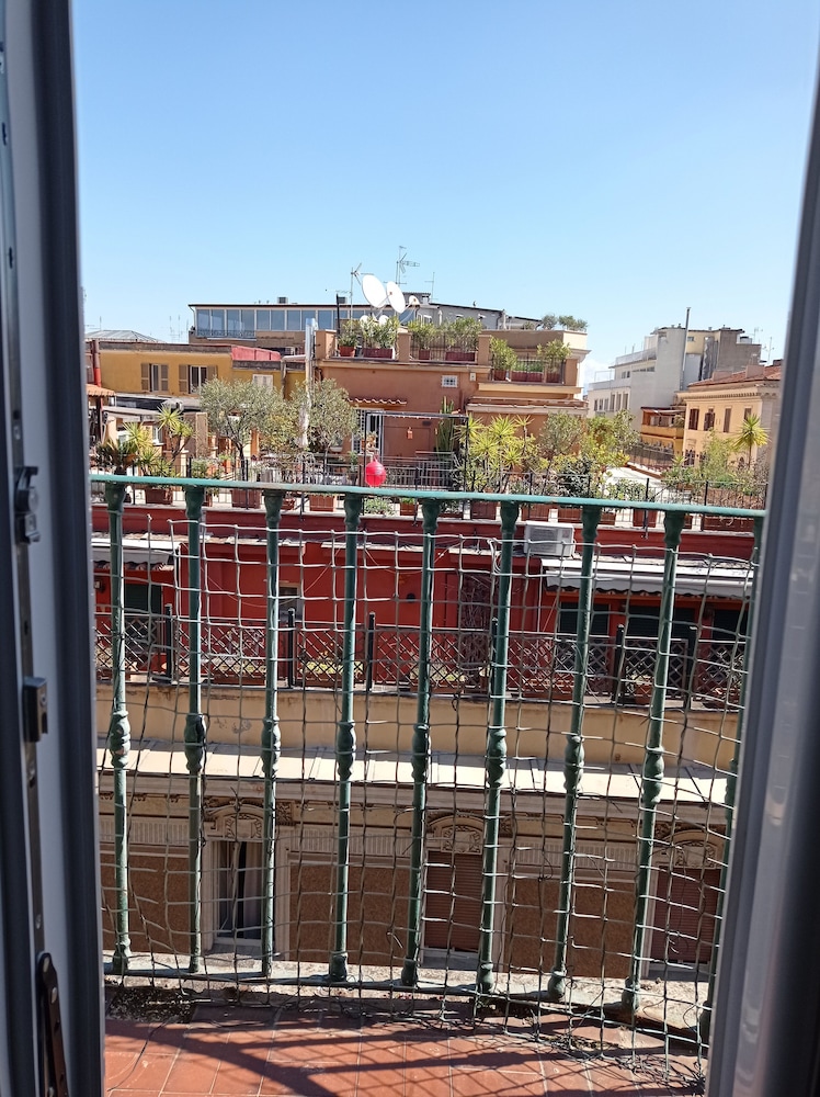Romalive Hotel 3/41