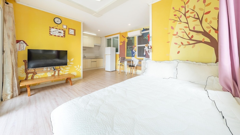 Tongyeong Blue House Pension 35/48