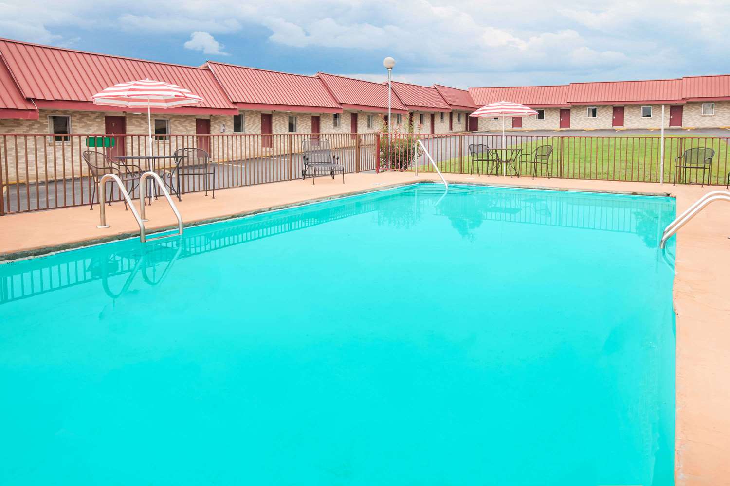 Ozark Junction Inn 14/17
