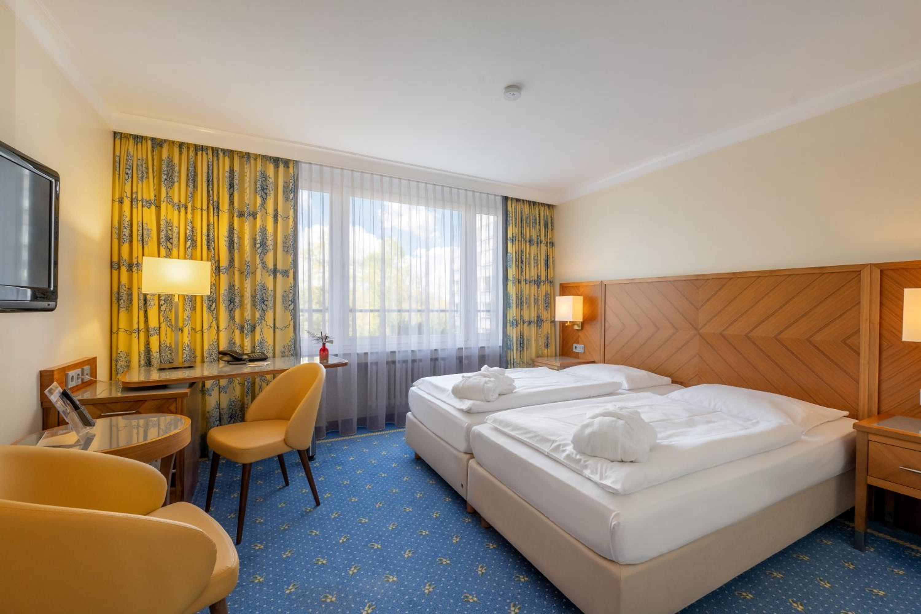 Privilege, Double Bed